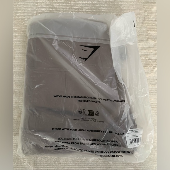 NEW Gymshark Men’s REST DAY ESSENTIALS CARGO JOGGERS - Size MEDIUM Penny Brown - Picture 7 of 7